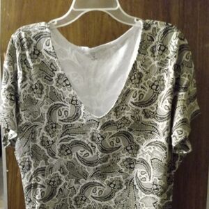 Classic Tee shirt, 3X , Tan, Black, White paisley print, 100%cotton, pre-owned